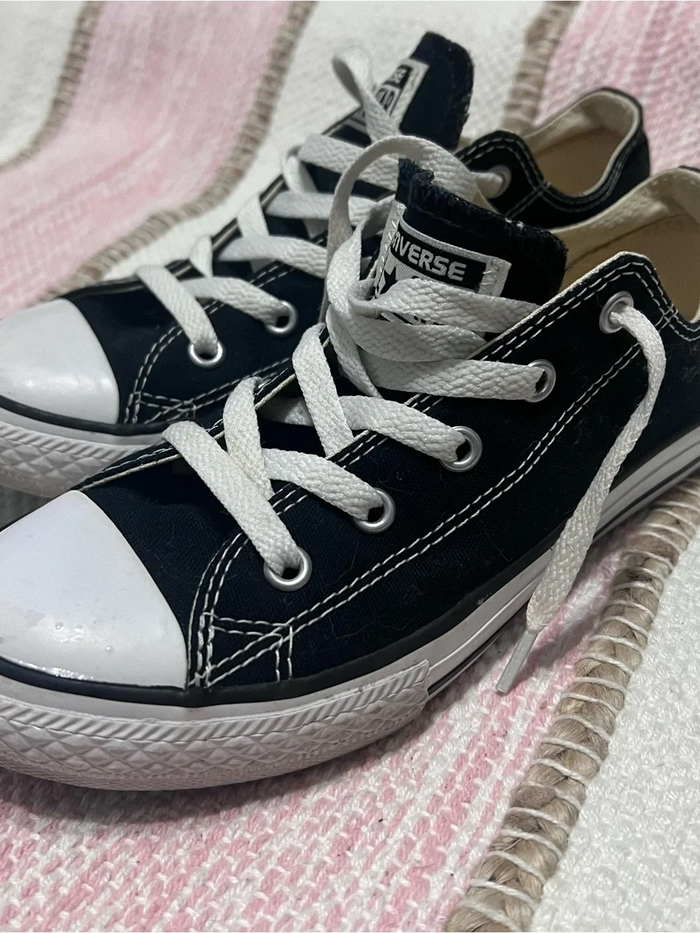 Converse Chuck Taylor Low Tops – Youth Size 3Y